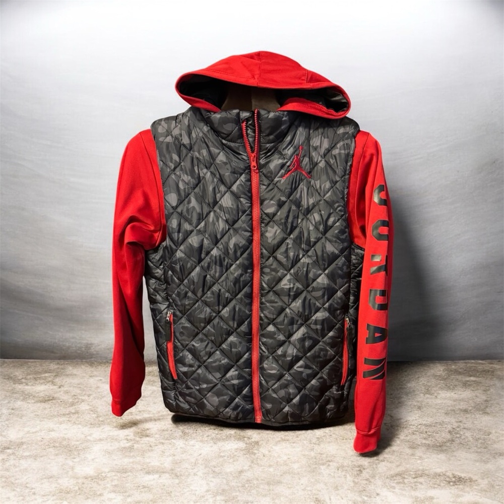Jordan  boys Red and Black Quilted light puffer jacket size 16 in like new